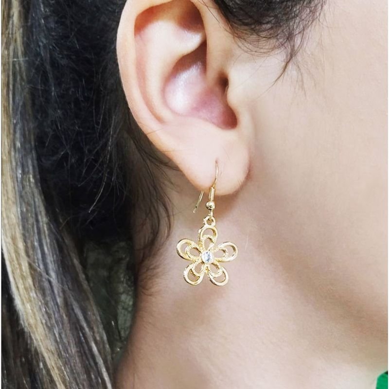 Brinco Anzol Flor com Zircônia - Folheado a Ouro 18K