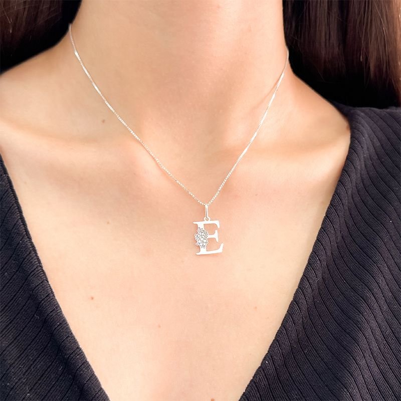 Pingente Letra E Floral - Prata 925